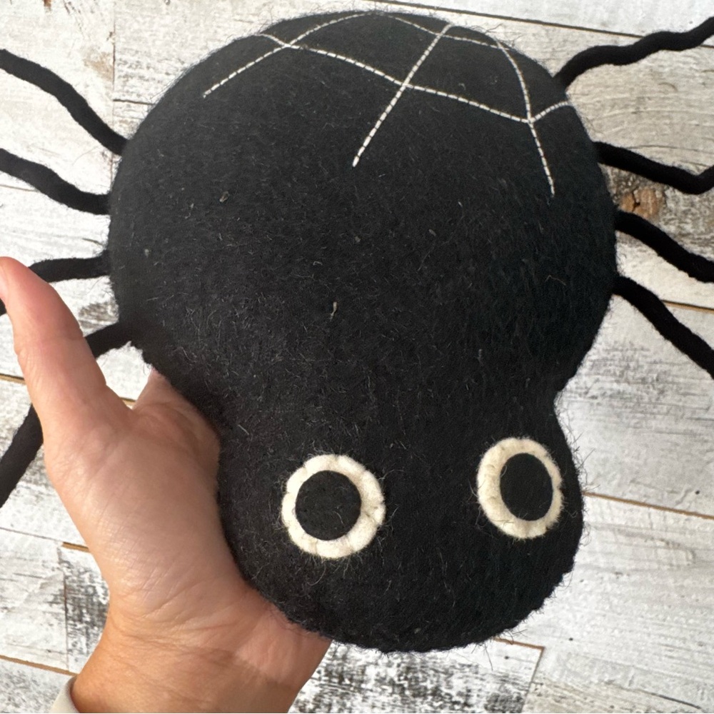 Spider Halloween decor - Picture 4 of 10
